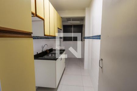 Cozinha de apartamento para alugar com 2 quartos, 70m² em Cristo Rei, Curitiba