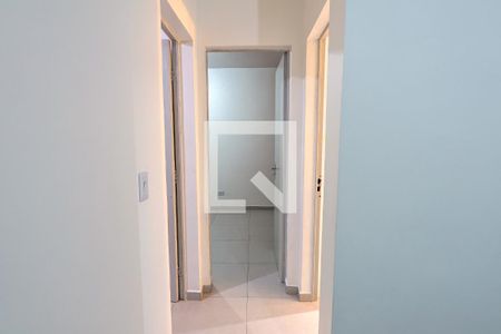 Corredor de apartamento para alugar com 2 quartos, 70m² em Cristo Rei, Curitiba