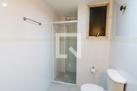 Banheiro de apartamento para alugar com 2 quartos, 70m² em Cristo Rei, Curitiba