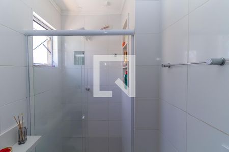 Banheiro da Suíte 1 de casa de condomínio à venda com 2 quartos, 92m² em Vila Bela, São Paulo