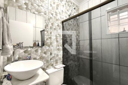 Casa à venda com 180m², 2 quartos e 2 vagas Casa à venda com 180m², 2 quartos e 2 vagasBanheiro