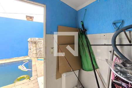 Casa à venda com 180m², 2 quartos e 2 vagas Casa à venda com 180m², 2 quartos e 2 vagasÁrea de Serviço