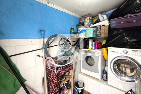 Casa à venda com 180m², 2 quartos e 2 vagas Casa à venda com 180m², 2 quartos e 2 vagasÁrea de Serviço