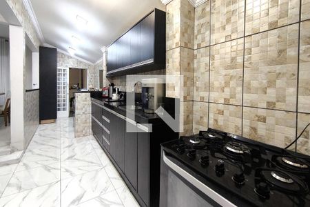 Casa à venda com 180m², 2 quartos e 2 vagas Casa à venda com 180m², 2 quartos e 2 vagasCozinha