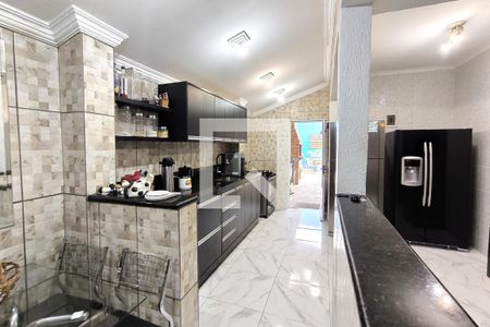 Casa à venda com 180m², 2 quartos e 2 vagas Casa à venda com 180m², 2 quartos e 2 vagasCozinha