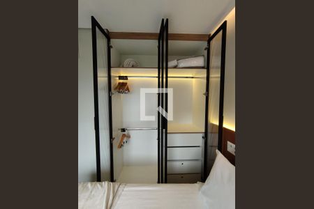 Apartamento à venda com 25m², 1 quarto e sem vagaQuarto com Armários