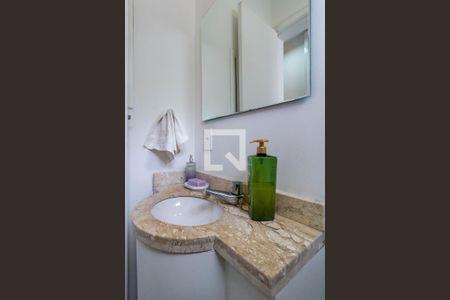 Casa de condomínio à venda com 115m², 2 quartos e 2 vagasLavabo