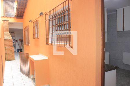 Casa para alugar com 125m², 2 quartos e 2 vagasCorredor lateral