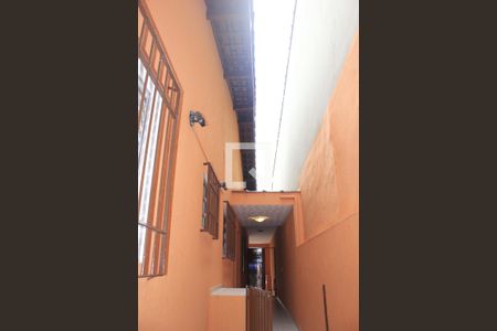 Casa para alugar com 125m², 2 quartos e 2 vagasCorredor lateral