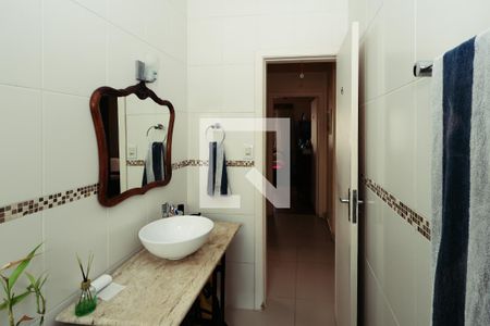 Casa para alugar com 325m², 3 quartos e 3 vagasBanheiro Social