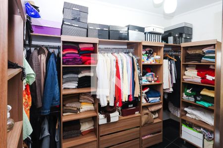 Casa para alugar com 325m², 3 quartos e 3 vagasSuíte 2