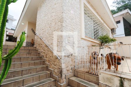 Casa para alugar com 325m², 3 quartos e 3 vagasEntrada