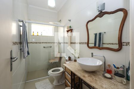 Casa para alugar com 325m², 3 quartos e 3 vagasBanheiro Social