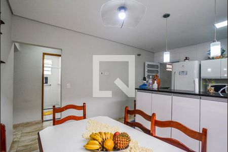 Casa à venda com 250m², 2 quartos e 2 vagas Casa à venda com 250m², 2 quartos e 2 vagasCopa