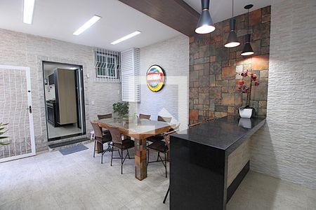 Casa à venda com 187m², 5 quartos e 3 vagasEspaço Gourmet