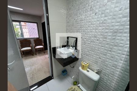 Casa à venda com 187m², 5 quartos e 3 vagasBanheiro 1