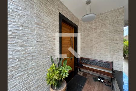 Casa à venda com 187m², 5 quartos e 3 vagasVaranda