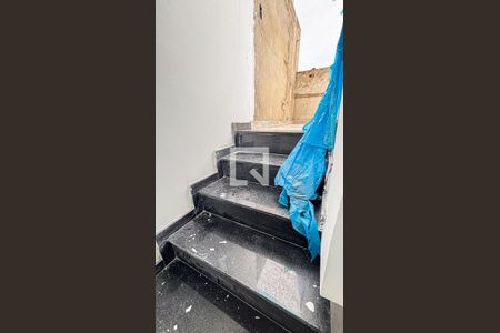 Apartamento à venda com 156m², 3 quartos e 2 vagas Apartamento à venda com 156m², 3 quartos e 2 vagasEscada