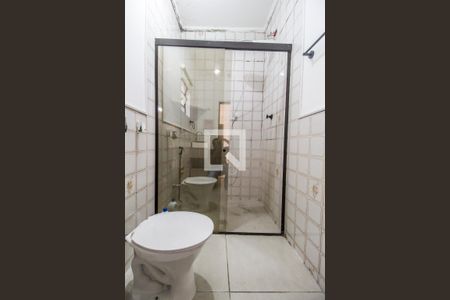 Banheiro de casa para alugar com 2 quartos, 70m² em Jardim Belval, Barueri