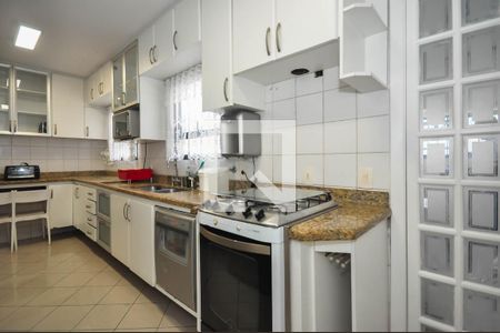 Apartamento para alugar com 162m², 4 quartos e 3 vagas Apartamento para alugar com 162m², 4 quartos e 3 vagasCozinha