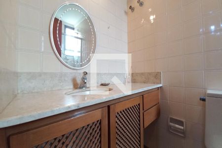 Apartamento à venda com 210m², 5 quartos e 2 vagas Apartamento à venda com 210m², 5 quartos e 2 vagasBanheiro da Suíte 1