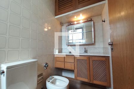 Apartamento à venda com 210m², 5 quartos e 2 vagas Apartamento à venda com 210m², 5 quartos e 2 vagasBanheiro da Suíte 4