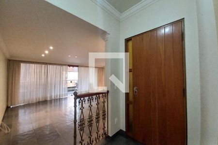 Apartamento à venda com 210m², 5 quartos e 2 vagas Apartamento à venda com 210m², 5 quartos e 2 vagasHall de Entrada