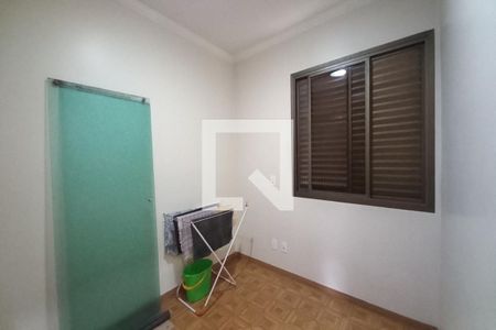 Apartamento à venda com 210m², 5 quartos e 2 vagas Apartamento à venda com 210m², 5 quartos e 2 vagasQuarto de Serviço
