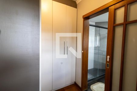 Casa de condomínio à venda com 268m², 3 quartos e 2 vagasCloset da suíte