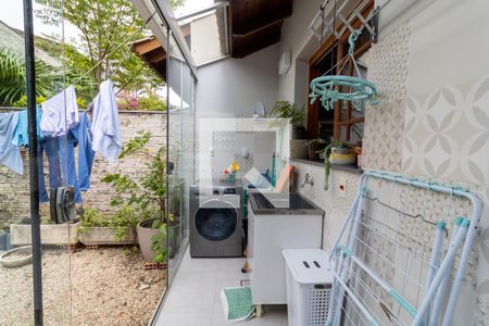 Casa de condomínio à venda com 268m², 3 quartos e 2 vagasÁrea de Serviço