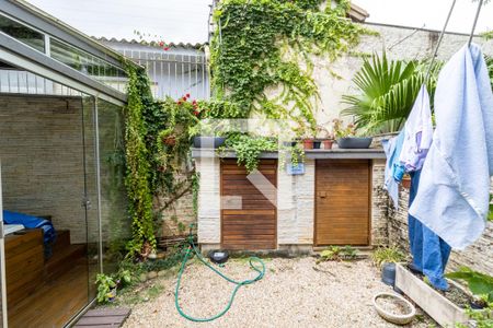 Casa de condomínio à venda com 268m², 3 quartos e 2 vagasQuintal