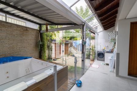 Casa de condomínio à venda com 268m², 3 quartos e 2 vagasQuintal