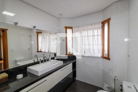 Casa de condomínio à venda com 268m², 3 quartos e 2 vagasBanheiro da Suíte