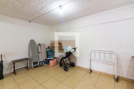 Casa à venda com 350m², 2 quartos e 2 vagas Casa à venda com 350m², 2 quartos e 2 vagasEdícula