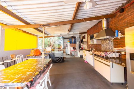 Casa à venda com 350m², 2 quartos e 2 vagas Casa à venda com 350m², 2 quartos e 2 vagasÁrea Gourmet