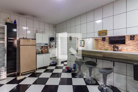 Casa à venda com 350m², 2 quartos e 2 vagas Casa à venda com 350m², 2 quartos e 2 vagasCozinha