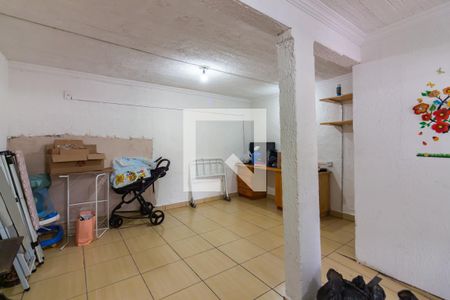 Casa à venda com 350m², 2 quartos e 2 vagas Casa à venda com 350m², 2 quartos e 2 vagasEdícula
