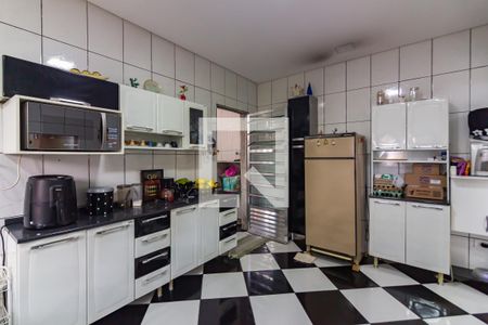 Casa à venda com 350m², 2 quartos e 2 vagas Casa à venda com 350m², 2 quartos e 2 vagasCozinha