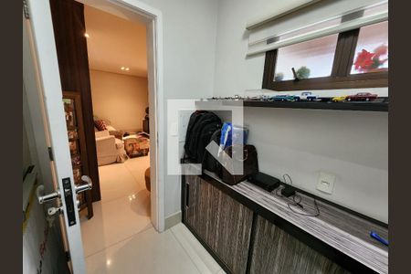 Apartamento à venda com 185m², 3 quartos e 2 vagasEscritório