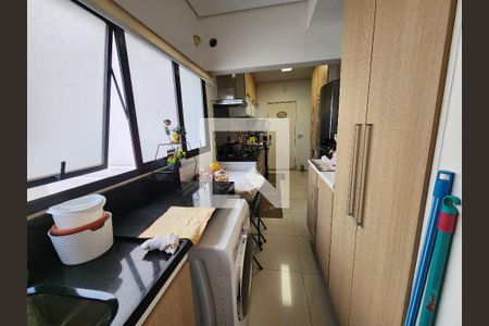 Apartamento à venda com 185m², 3 quartos e 2 vagasCozinha e Lavanderia