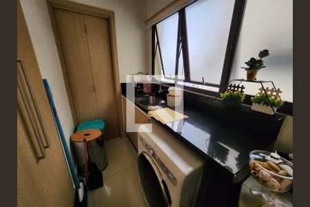 Apartamento à venda com 185m², 3 quartos e 2 vagasCozinha e Lavanderia
