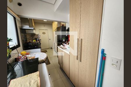 Apartamento à venda com 185m², 3 quartos e 2 vagasCozinha e Lavanderia