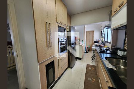 Apartamento à venda com 185m², 3 quartos e 2 vagasCozinha e Lavanderia