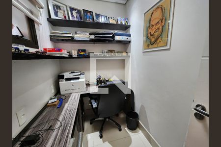 Apartamento à venda com 185m², 3 quartos e 2 vagasEscritório