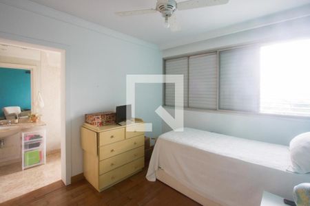 Apartamento à venda com 216m², 3 quartos e 2 vagasSuíte 2