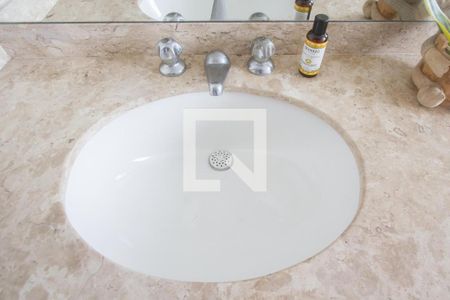 Apartamento à venda com 216m², 3 quartos e 2 vagasBanheiro Suíte 2