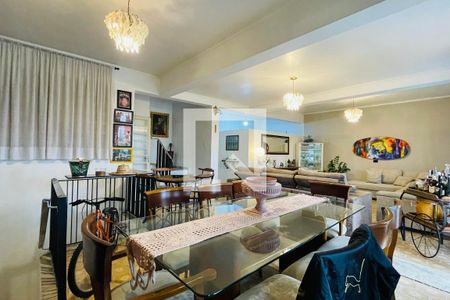 Casa à venda com 505m², 3 quartos e 5 vagas Casa à venda com 505m², 3 quartos e 5 vagasSala de Estar