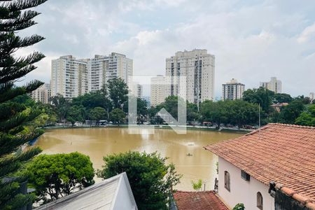 Casa à venda com 505m², 3 quartos e 5 vagas Casa à venda com 505m², 3 quartos e 5 vagasVista da Varanda da Sala de TV