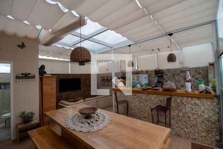 Apartamento à venda com 186m², 4 quartos e 2 vagasCobertura