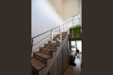 Apartamento à venda com 186m², 4 quartos e 2 vagasEscada